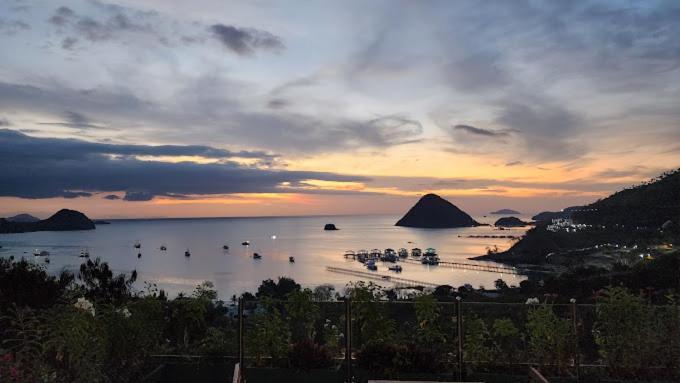 Sunset Hill Hotel Labuan Bajo Exterior foto